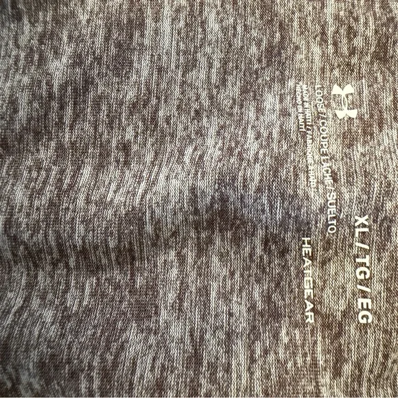 Bundle of 2 Under Armour Tops (XL) + 3 FREE Bonus Shirts - Picture 3 of 6